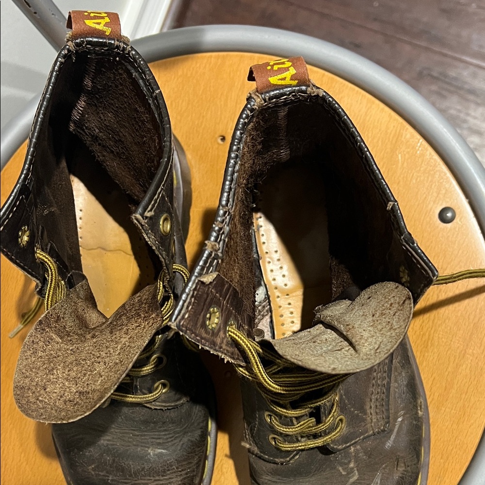 Dr. Marten’s vintage crazy horse Brown Leather Lace-Up Boots Yellow Stitching - Picture 3 of 3